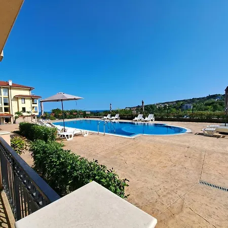 Апартаменты Sunny Holidays