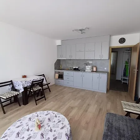 Sunny Holidays Apartman *